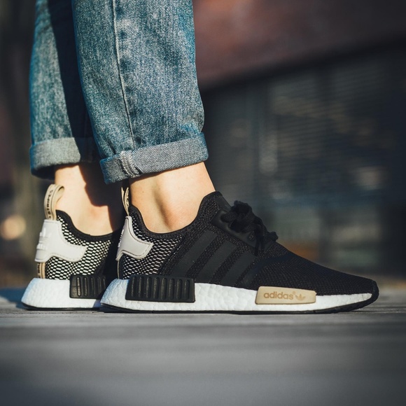 adidas nmd r1 womens black ice purple